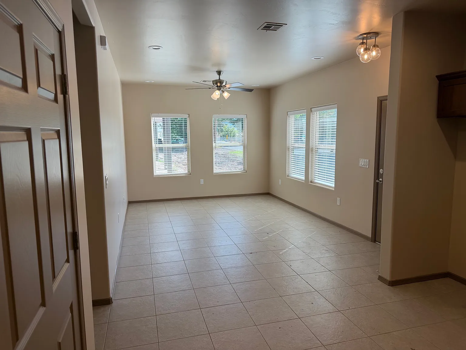 760 Watson Ln — Photo 3