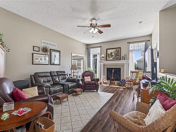 5th image of 955 NW Maplewood Ct