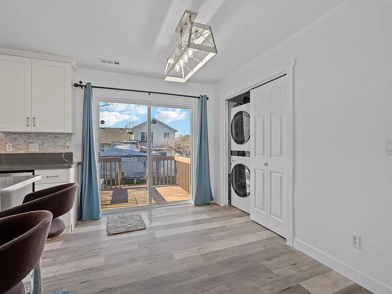 722 S 1370 W — Photo 10