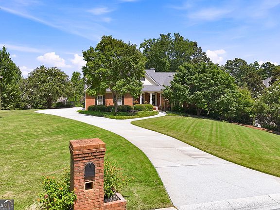 3rd image of 4611 Chartwell Chase Ct
