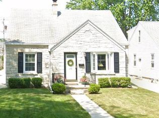 4731 N Marlborough Dr, Whitefish Bay, WI 53211