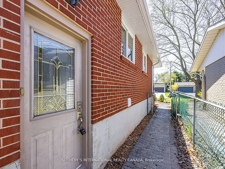 942 Fletcher Valley Cres #BSMNT — Photo 4