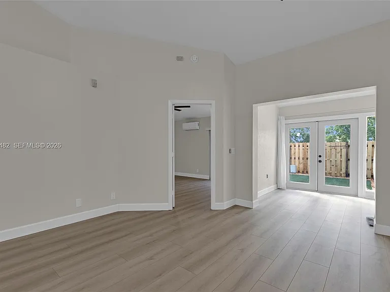 11061 NW 38th Pl — Photo 13