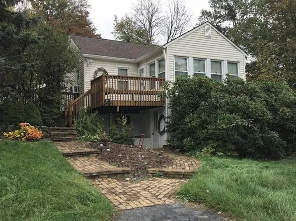 32 Highland Dr, Highland Mills, NY 10930