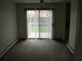 78 Bleachery Ct APT B, Warwick, RI 02886