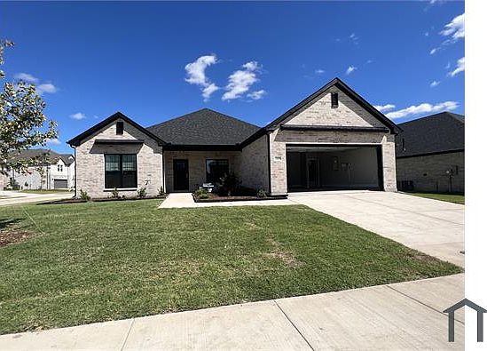 2nd image of 368 Lake Bluff Dr