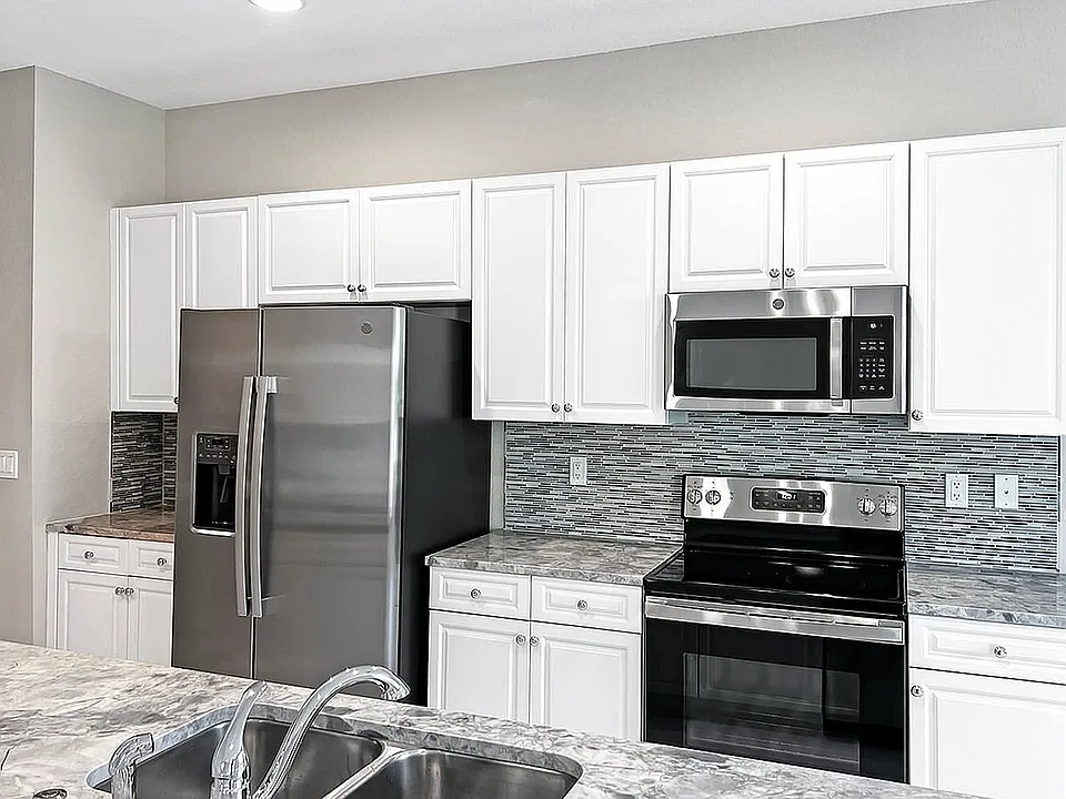 Hearty Homes Kitchen2
