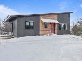 140 Sky Acres Dr, Stowe, VT 05672