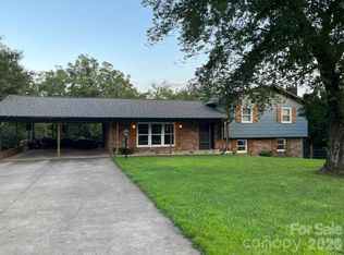 2935 Palmer Pl, Hudson, NC 28638