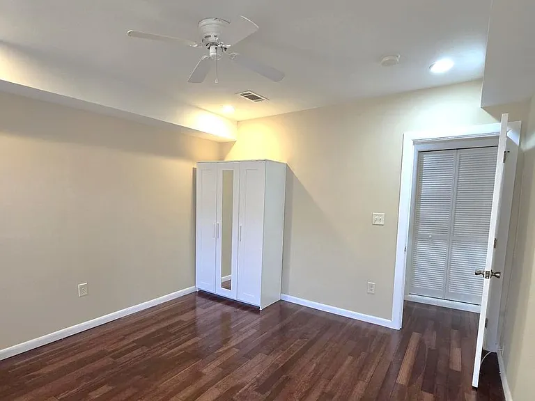 1908 Aliceanna St. — Photo 17