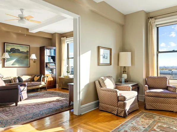 135 Eastern Parkway image 1 of 20