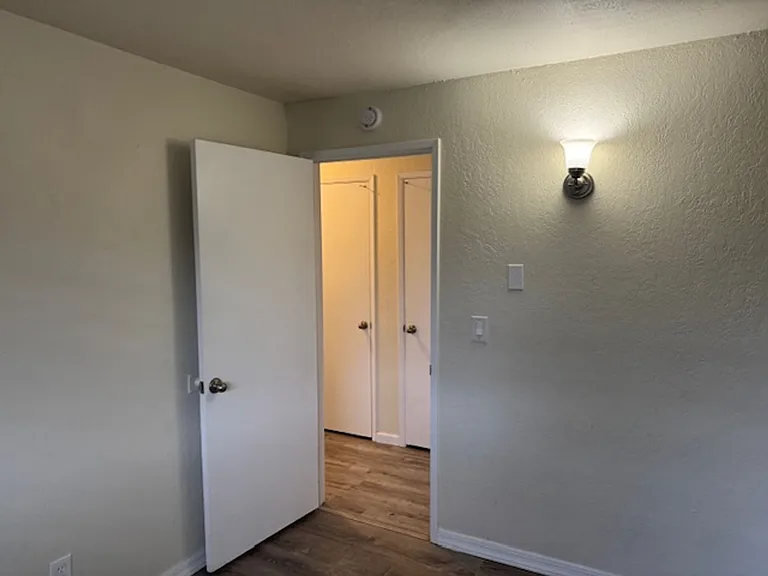3007-3009 Juanipero Way — Photo 15