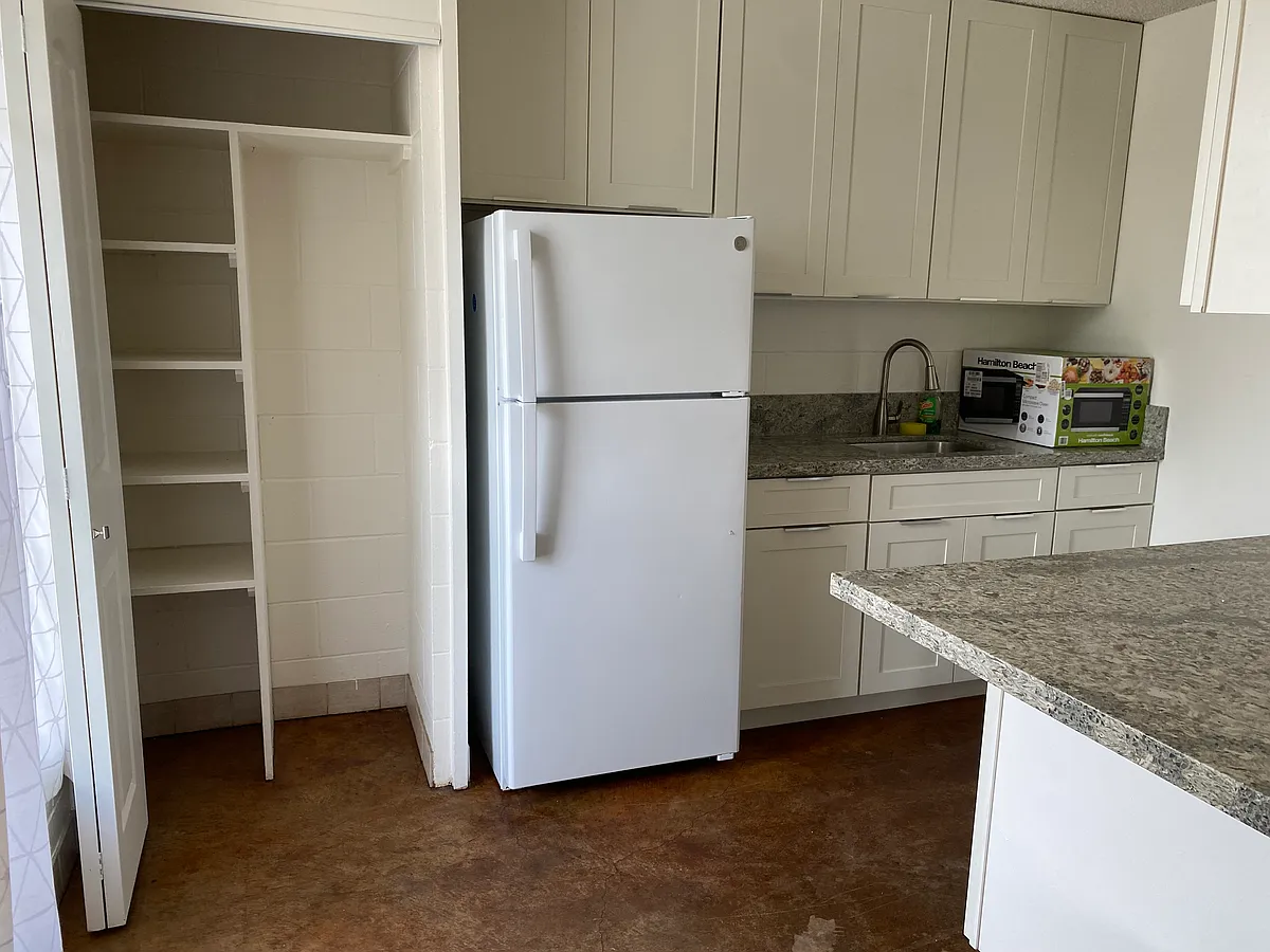 Building Photo - 855 Olokele Ave #103