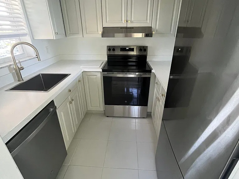 311 E Ocean Ave #301 — Photo 2
