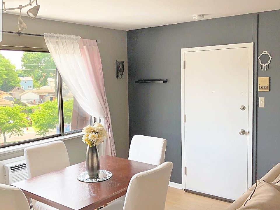 1st image of 731 Belleville Ave #24
