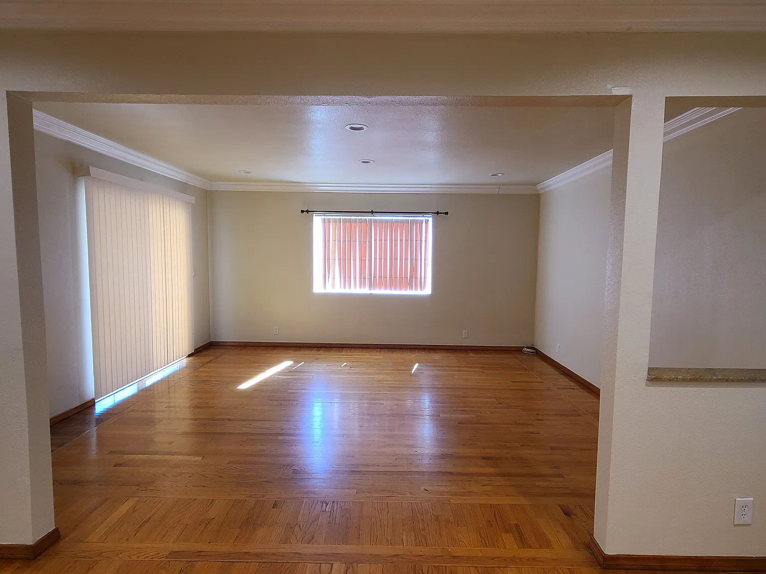 4 bed, 2.5 bath, 1771 sqft, $4,200 — Photo 4
