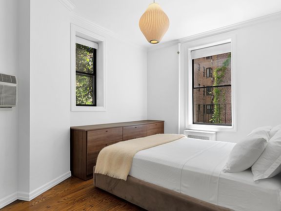 5th image of 212 E 70th St APT 4C