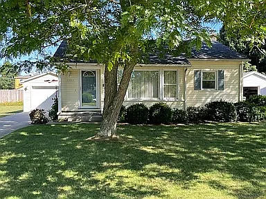 7383 Chestnut St — Photo 2