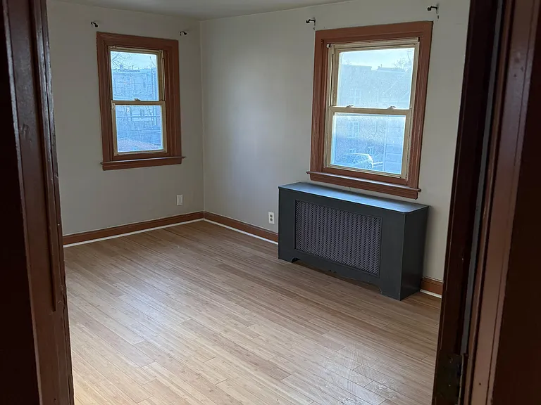 216 E 24th St #1 — Photo 7