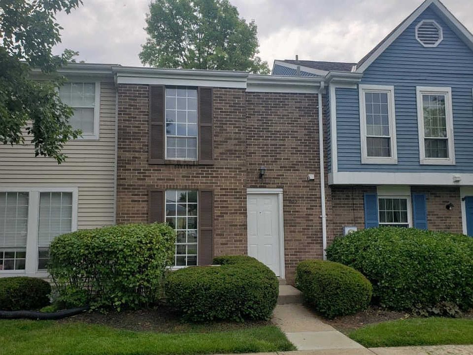 1st image of 902 Woodlyn Dr N