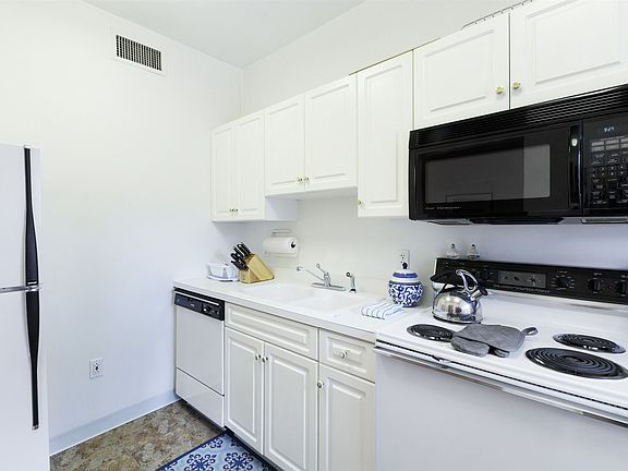 383 Commonwealth Ave. #4A Boston (Back Bay) Shared Unit Ph