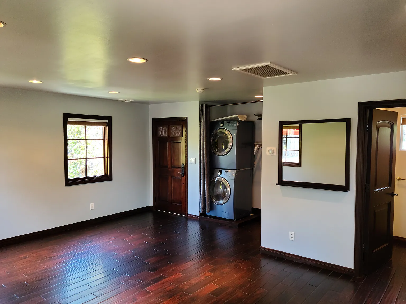 2350 Midvale Ave — Photo 3