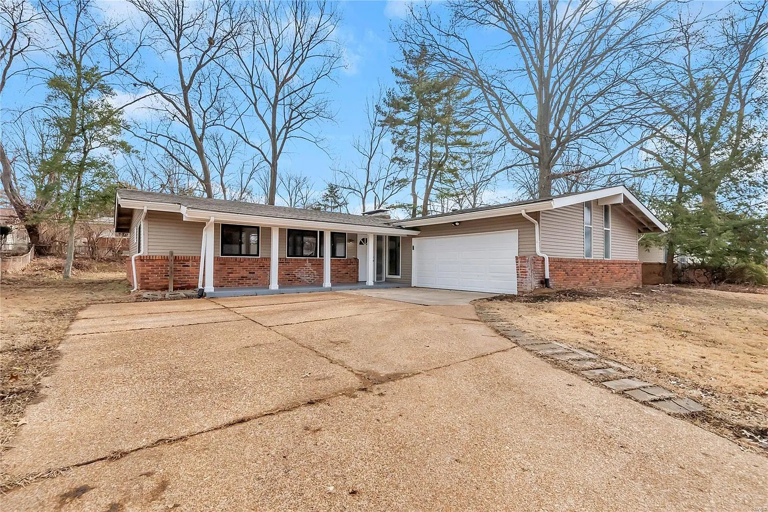 1574 Ross Ave photo 1