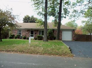 200 Oak Dr, Middlesex, NJ 08846