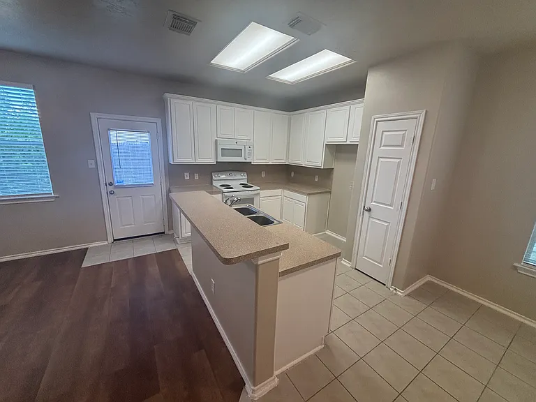 8805 Elm Drake Ln — Photo 10