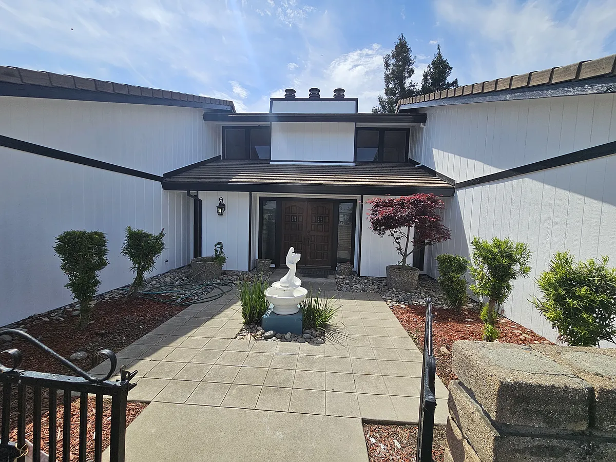 Building Photo - 4920 E Hogan Ln