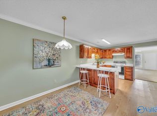 1960 E Brownstone Ct SW, Decatur, AL 35603