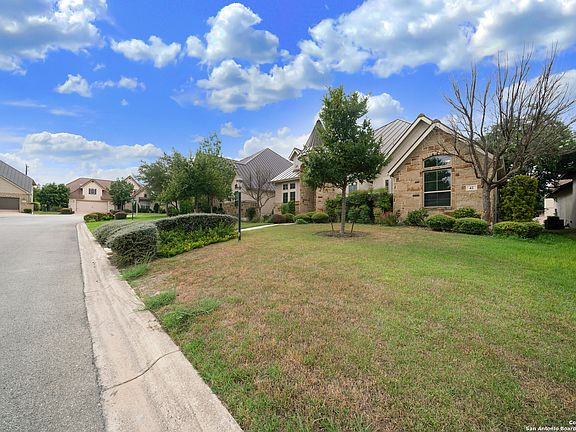 3rd image of 42 Avalon Park