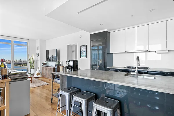 Rented by Compass | media 9