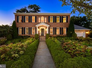 6701 Honesty Dr, Bethesda, MD 20817