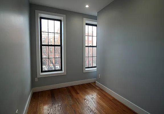 4th image of 931 Lafayette Ave #3C