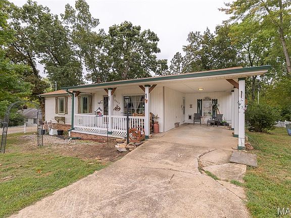 2nd image of 2211 Orr Rd