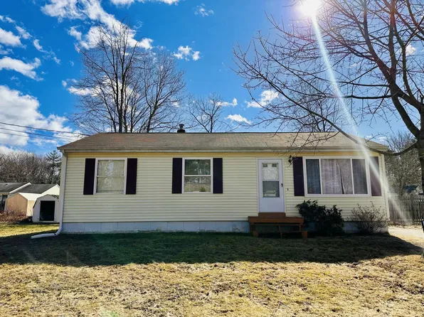 15 Roslin Avenue, Lewiston, ME 04240