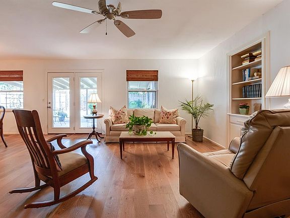 4th image of 2705 Carlton Way