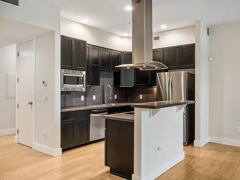 1738 N Franklin St #1-B — Photo 12
