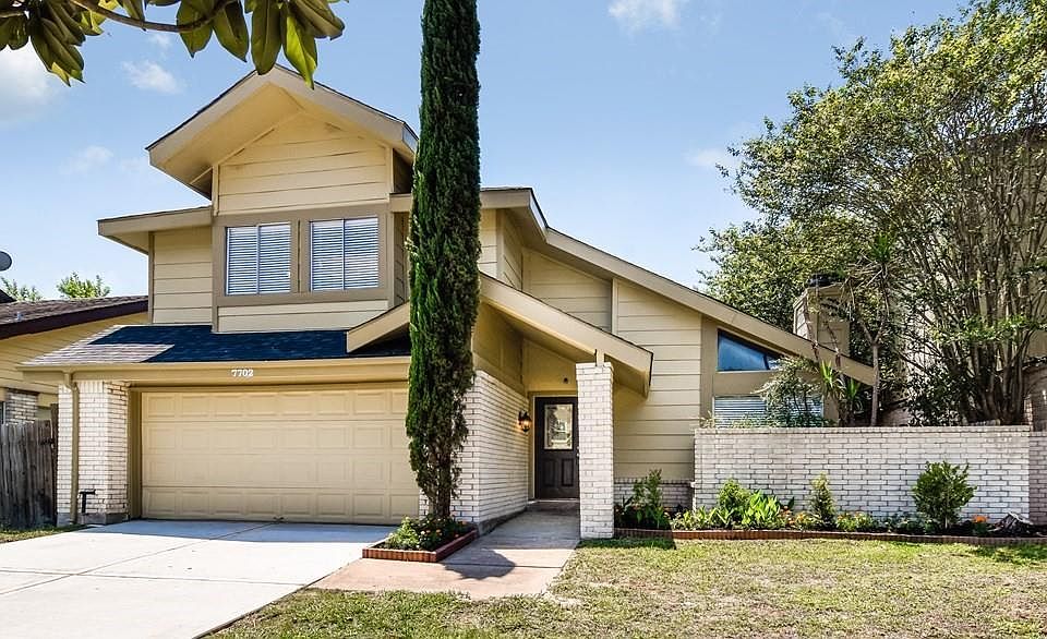 1st image of 7702 Hollow Glen Ln