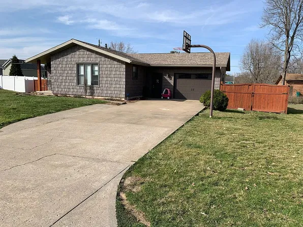 335 Delaware Dr, Crooksville, OH 43731