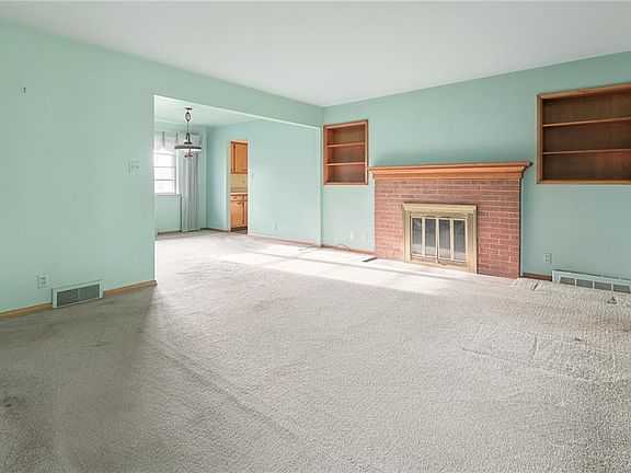 5th image of 2101 N Auburn St