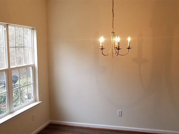5th image of 532 Summer Breeze Dr