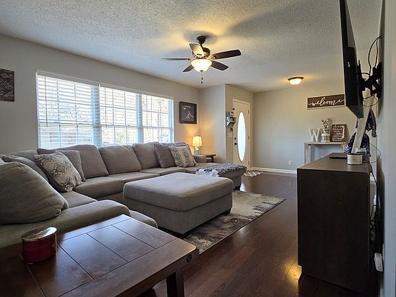 4th image of 1664 Farley Dr