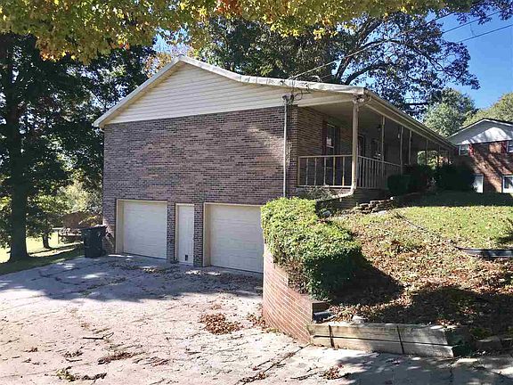2nd image of 2349 Tracy St