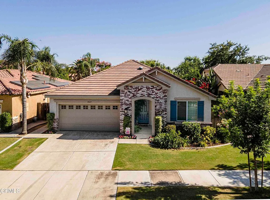 11615 Lynepark Dr photo 1