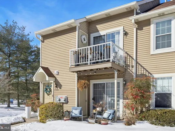 102B Sedgefield Dr, Mount Laurel, NJ 08054