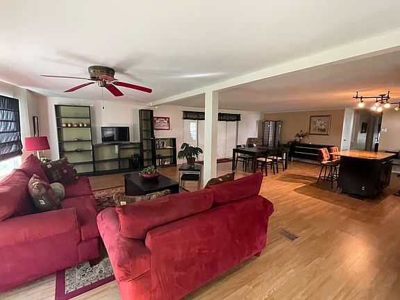 3rd image of 8677 Duchess Ct W