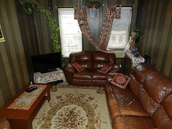 5th image of 627 48th St Unit 1