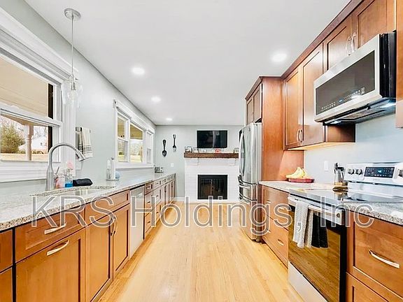 2nd image of 6048 Rhonda Rd